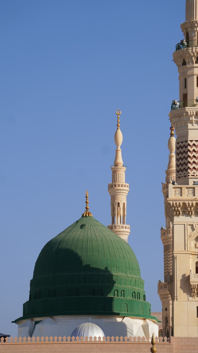 The Green Dome and a minaret of Al Masjid an-Nabawi, Madinah